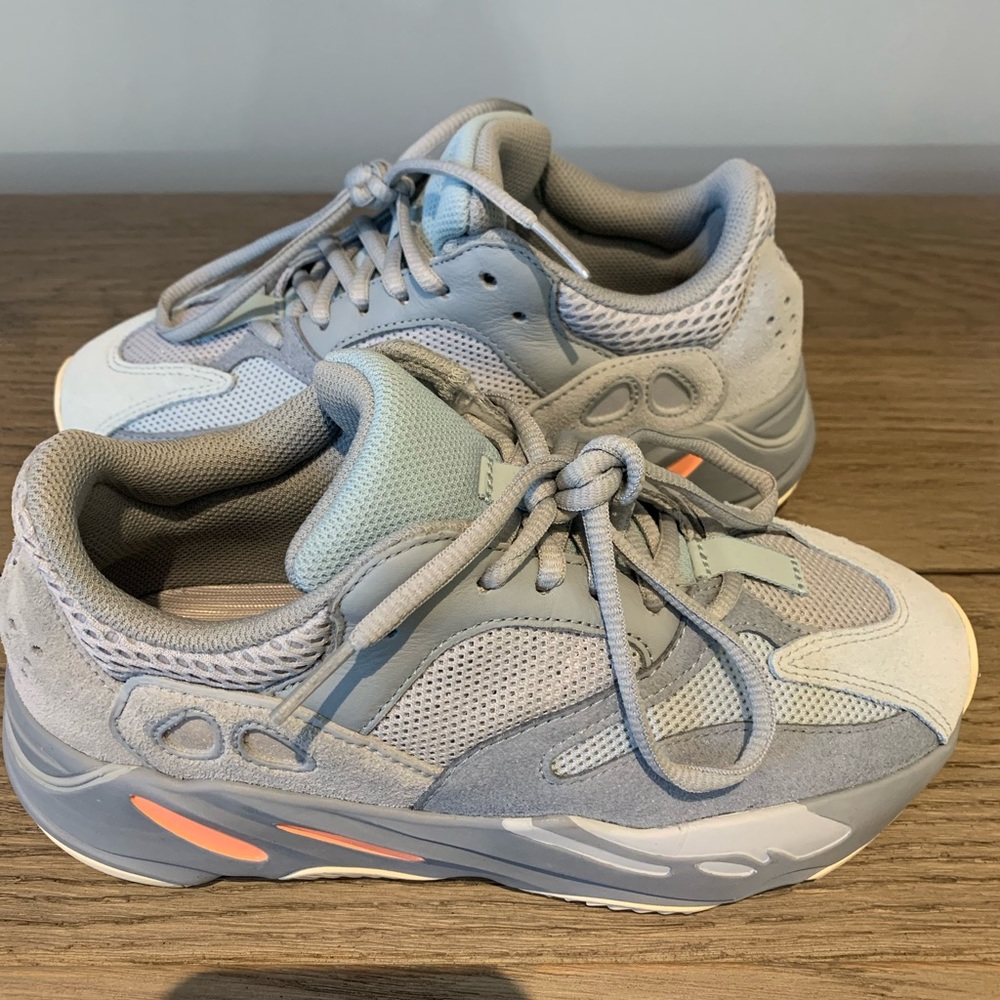 Yeezy 700 Inertia Size 5